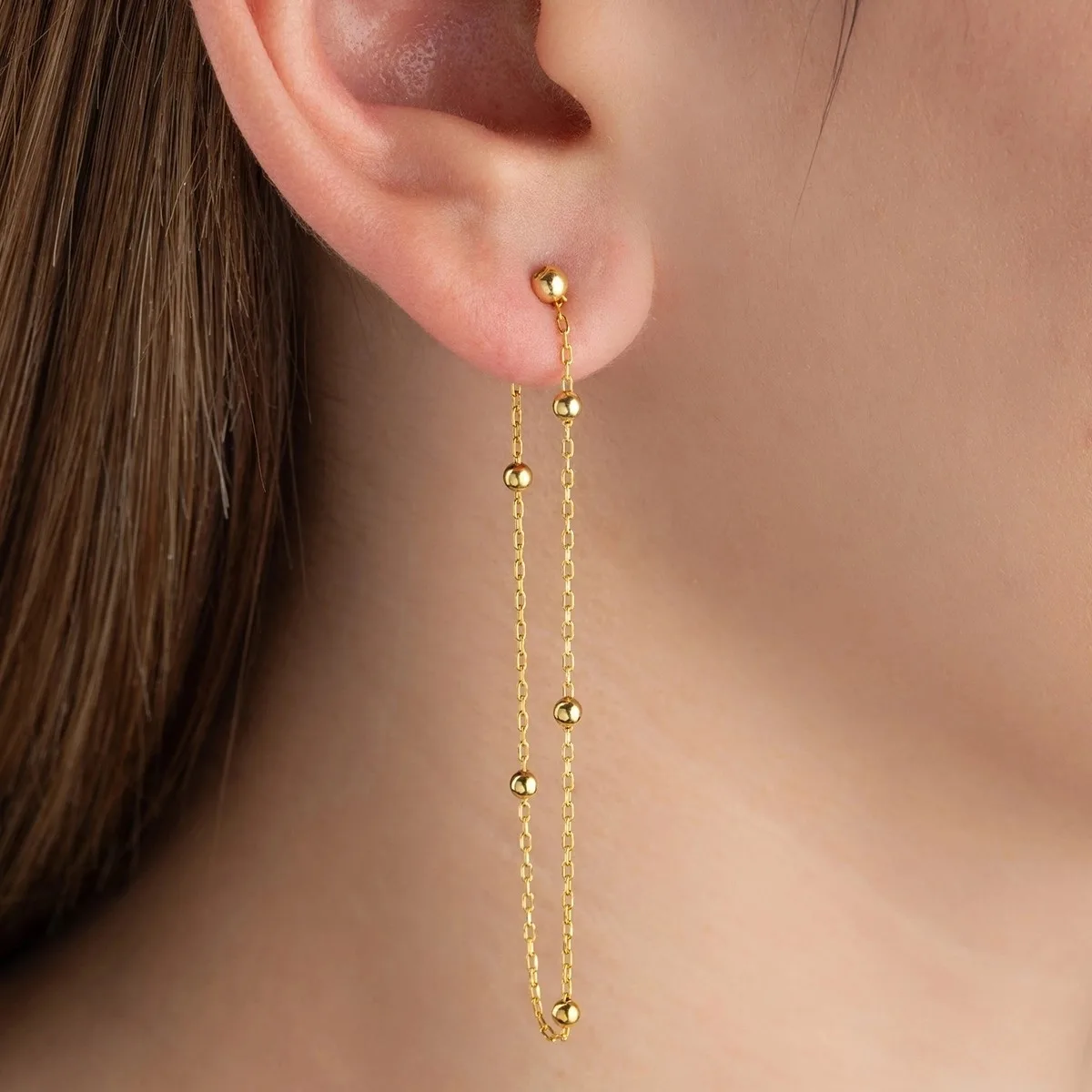 Gümüş Çift Zincirli Gold Top Detaylı Kadın Küpe görsel 2