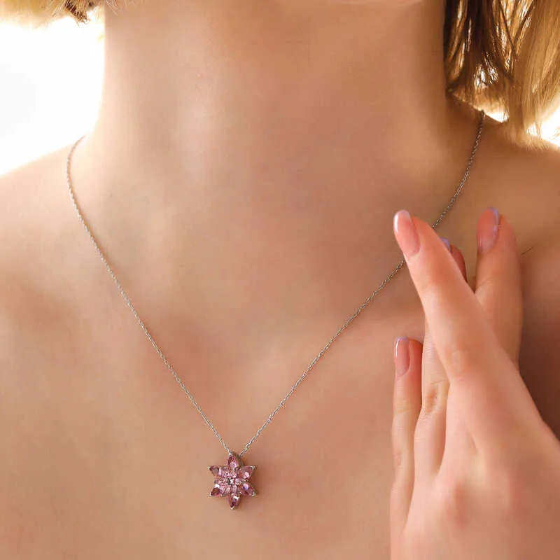 Gümüş Pembe Lotus Çiçeği Kolye görsel 2
