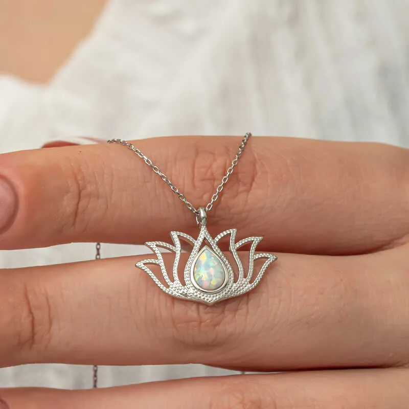 Gümüş Beyaz Opal Taşlı Lotus Kadın Kolye görsel 5