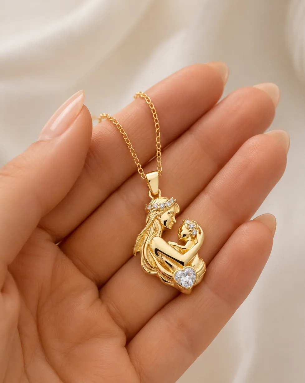 Gümüş Anne Bebek Figürlü Kalp Taşlı Gold Kolye görsel 2